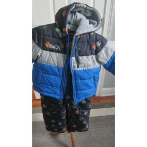 NEW SKECHERS MONSTERS SHARK SNOWSUIT  ( BIBS AND JACKET )SIZE 24 MONTH